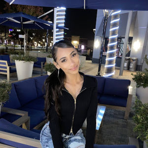 Meet your Posher, Clothing